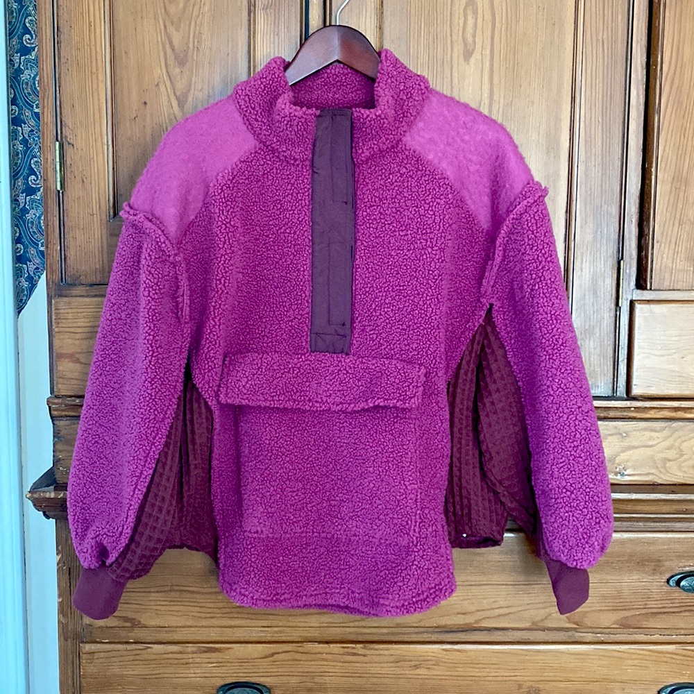 BDG Kas Sherpa Pieced Sweatshirt